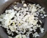 Foto del paso 5 de la receta: Cinta de lomo adobada en salsa con verduras