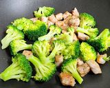 綠花椰骰香排（ブロッコリーダイススペアリブ）的食譜步驟5照片