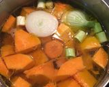 Foto del paso 2 de la receta: Crema de calabaza, zanahoria y cebolla