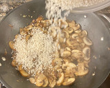 Foto del paso 4 de la receta: Risotto con setas y queso Gorgonzola