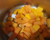Foto del paso 2 de la receta: Crema de calabaza y zanahoria