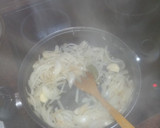 Foto del paso 4 de la receta: Cinta de lomo en escabeche con pimiento asado y papas fritas