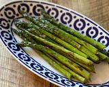 A picture of step 2 of Sauteed Asparagus with soy sauce and butter.