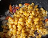 Foto langkah ke 2 dari resep Tumis udang jagung.
