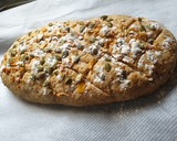 Foto del paso 10 de la receta: Pan de espelta con pipas de calabaza, cebolla frita y orejones