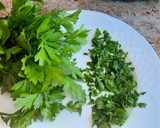 Foto del paso 4 de la receta: Salsa verde "A mi bola" con merluza cocida