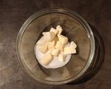 Foto del passaggio 2 della ricetta Castagne di frolla con datteri cioccolato fondente e castagne