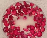 Foto langkah ke 1 dari resep Strawberry compote.
