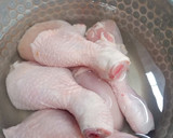 Foto langkah ke 1 dari resep Ayam Kecap Bawang Bombay.