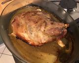 Une image de l'étape 7 de Épaule d'agneau confite au miel et abricot, ail en chemise.