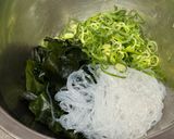 A picture of step 3 of Japanese Wakame seaweed salad.