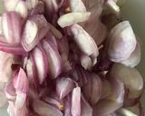 Foto langkah ke 3 dari resep Baby cumi sambal bawang.