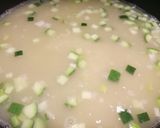 A picture of step 2 of Risotto alla pescatora e zucchine.