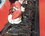 Foto langkah ke 5 dari resep Blackforest Roll Cake.