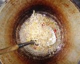 Foto langkah ke 6 dari resep Mie Goreng Tauge.