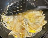 A picture of step 5 of Simple Oyster Omelet with Tapioca Starch.