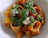 Foto del paso 6 de la receta: Calamarata a la boloñesa con pesto y Cabrales