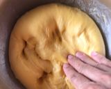 Foto langkah ke 4 dari resep Roti Sobek Labu Kuning.
