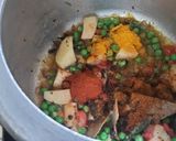 A picture of step 4 of Green peas and potato pulao.