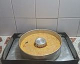 Foto del paso 7 de la receta: Budín de pan y ciruelas pasas decorado con dulce de leche