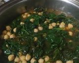 Foto del paso 2 de la receta: Garbanzos con Espinacas. Buenos y rápidos