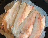 Foto del passaggio 2 della ricetta Branzino alle mandorle e crema di cipolle