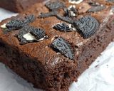 Foto langkah ke 7 dari resep Fudgy brownies oreo.
