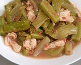Foto langkah ke 4 dari resep Tumis Pare Sayur Asin.