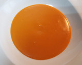 Foto del paso 1 de la receta: Salmorejo con esferas de melón y almendras crocanti
