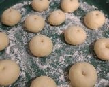 Foto langkah ke 5 dari resep Donat Meizena.