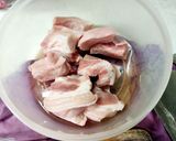 รูปขั้นตอนการทำที่ 1 ของ หมูตุ๋นซีอิ๊ว