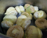 Foto del paso 1 de la receta: Alcachofas con almejas