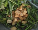 Foto langkah ke 2 dari resep Tumis Kangkung Tahu.