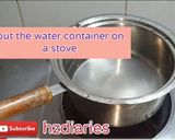 A picture of step 1 of Punjabi suji halwa.
