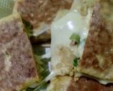 Foto langkah ke 5 dari resep Martabak mini spesial panggang sedikit minyak.