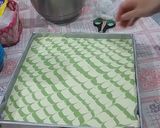 Foto langkah ke 4 dari resep Bolu Gulung Motif.
