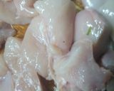 A picture of step 1 of Chicken in peanut sauce.