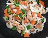 รูปขั้นตอนการทำที่ 3 ของ หมูผัดเปรี้ยวหวาน สไตล์ญี่ปุ่น (酢豚)