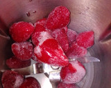 Foto del paso 1 de la receta: Helado de fresas, chía y leche de coco