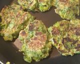 Foto del paso 3 de la receta: Tortillitas de brócoli