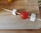 Une image de l'étape 2 de 🍅 Brochettes tomates mozzarella!! 🍅.