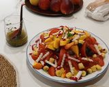 Foto del paso 4 de la receta Ensalada de Tomate Rama, Pavía, Olivas de Aragón y Rabanito