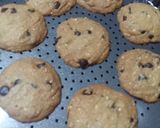 Foto langkah ke 3 dari resep Choco Nut Cookies.