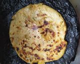 A picture of step 4 of Lacchaa paratha.