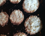 Foto del paso 5 de la receta: Alfajores de coco y dulce de leche