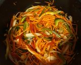 Foto del paso 2 de la receta: Tallarines con vegetales y camarón