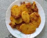A picture of step 4 of Aloo Ki Patri.