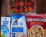 Foto langkah ke 1 dari resep Oatmeal with Granola.