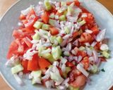 Φωτογραφία βήματος 1 της συνταγής Shirazi Salad σε κυπριακή πίτα