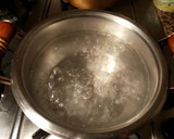Foto del paso 5 de la receta: Tiras de filetes de pollo marinados a la plancha, con ensalada de arroz